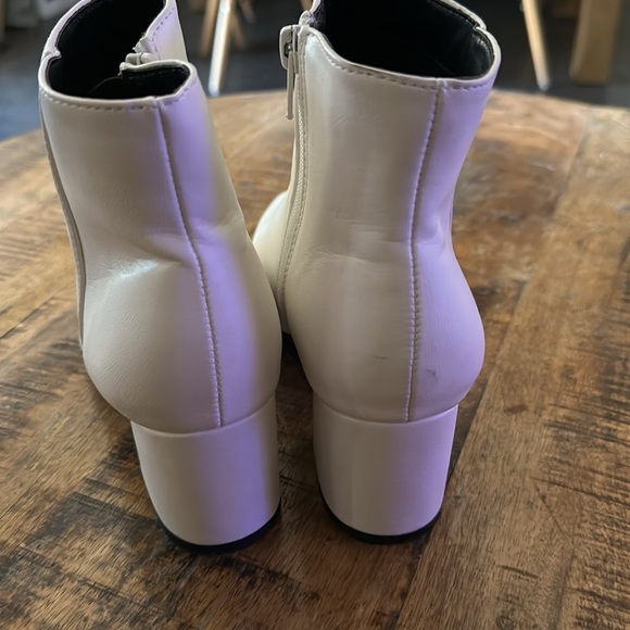 White booties - Picture 5 of 7